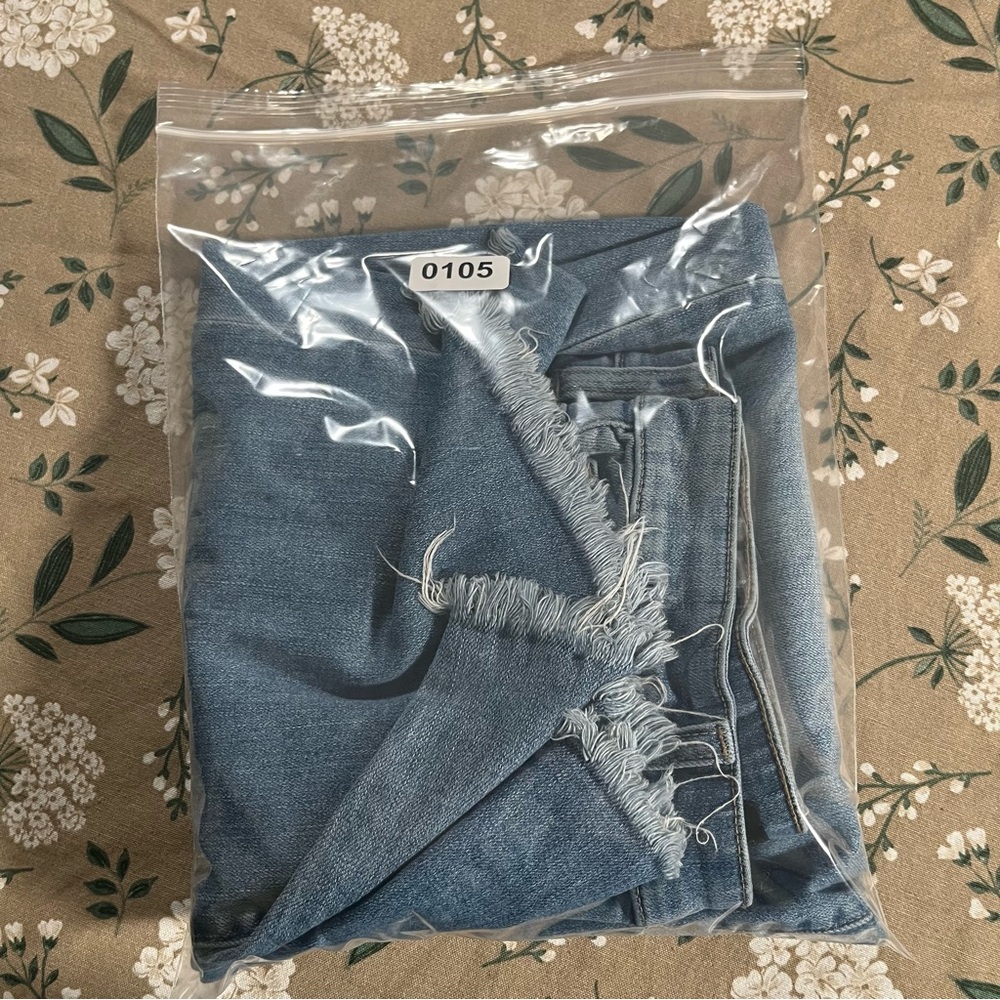 Uniqlo Blue Raw Hem Jeans 26 Straight Leg Distressed Y2K Preppy Bohemian - Picture 10 of 10